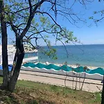 Апартаменты магнит у моря на пляже однокомнатные 39 метров *
